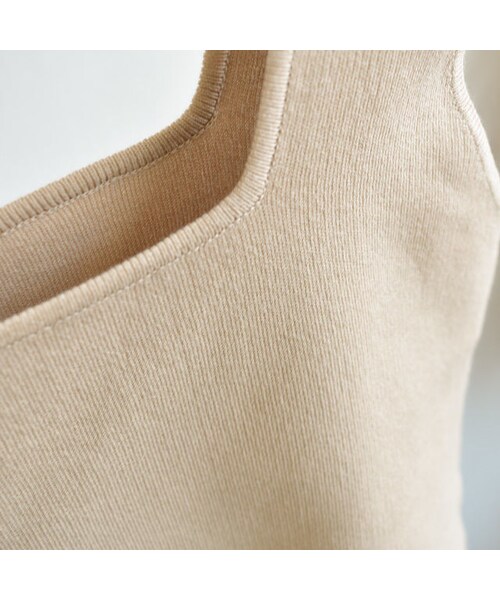Lavish Gate（ラヴィッシュゲート）の「mb-tops-02060　スクエアネック　ニットタンクトップ　ホワイト　ベージュ　モカ　ブラック（タンクトップ・レディース・その他）」の12枚目の写真