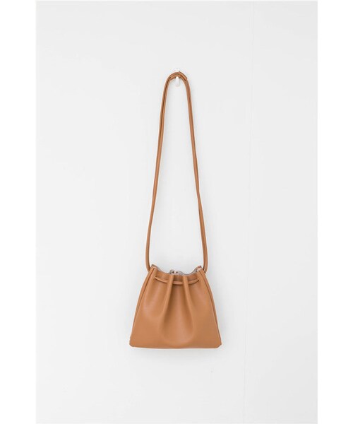 Lavish Gate(ラヴィッシュゲート)の「nh-bag2-02370 フェイクレザー シンプル巾着バッグ ベージュ キャメル ブラック(ショルダーバッグ・レディース・その他)」の12枚目の写真