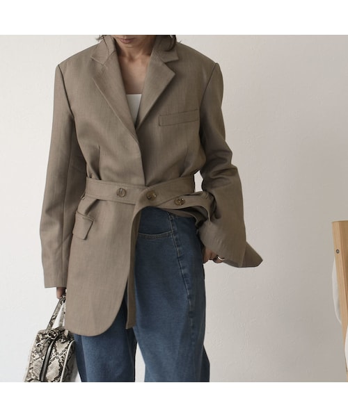 Lavish Gate(ラヴィッシュゲート)の「outer-02015 ベルト付き テーラードジャケット カーキベージュ モカブラウン(テーラードジャケット・レディース・その他)」の4枚目の写真