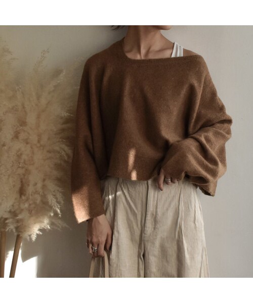 Lavish Gate（ラヴィッシュゲート）の「knit-02017　ウールブレンド　変形Ｖネック　ワンショルダーニット　ベージュ　モカ　ブラウン（ニット/セーター・レディース・その他）」の3枚目の写真