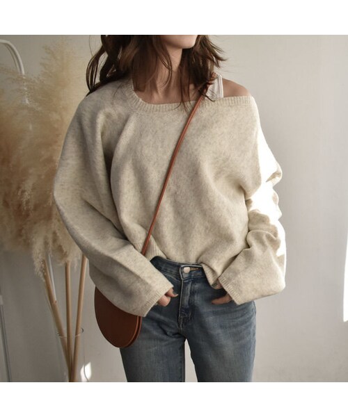 Lavish Gate（ラヴィッシュゲート）の「knit-02017　ウールブレンド　変形Ｖネック　ワンショルダーニット　ベージュ　モカ　ブラウン（ニット/セーター・レディース・その他）」の6枚目の写真