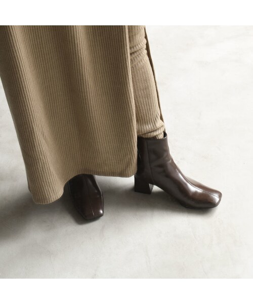 Lavish Gate（ラヴィッシュゲート）の「shoes-02086　エコレザー　スクエアトゥ　ショートブーツ　ブラウン　ダークブラウン　ブラック（ブーツ・レディース・その他）」の2枚目の写真