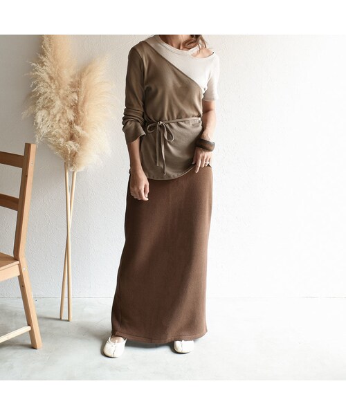 Lavish Gate（ラヴィッシュゲート）の「tops-04013　日本製　バイカラー　リブイレギュラープルオーバーセット　ライトグレージュ×カーキベージュ　カーキベージュ×モカ（Tシャツ/カットソー・レディース・その他）」の4枚目の写真