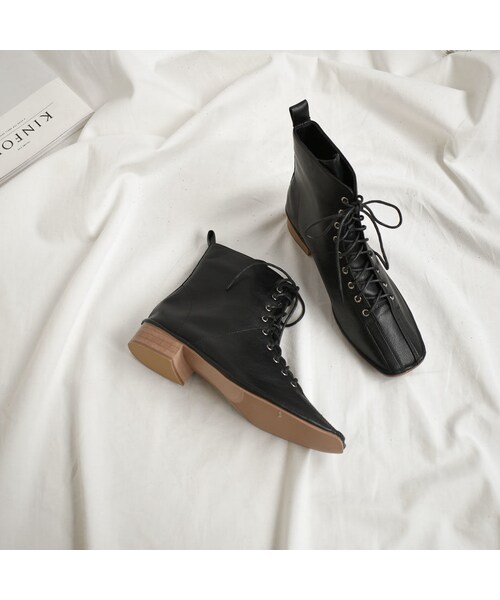 Lavish Gate（ラヴィッシュゲート）の「shoes-02091　エコレザー　スクエアトゥレースアップブーツ　アイボリー　ブラック（ブーツ・レディース・その他）」の12枚目の写真