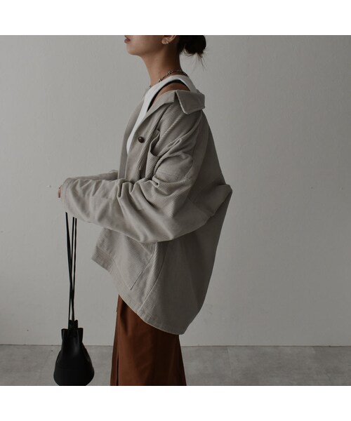 Lavish Gate（ラヴィッシュゲート）の「outer-04001　日本製　コーデュロイジャケット　エクリュ　ブラウン（テーラードジャケット・レディース・その他）」の2枚目の写真