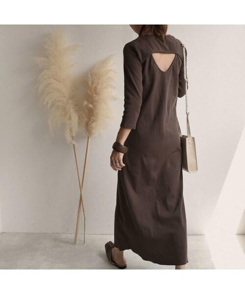 Lavish Gate（ラヴィッシュゲート）の「onepiece-04011　日本製　バックオープン　リブロング ワンピース　ダークブラウン　モカ（ワンピース・レディース・その他）」の8枚目の写真