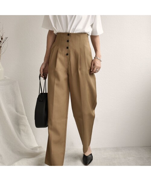 Lavish Gate（ラヴィッシュゲート）の「bottoms-02024　フロントボタン　ハイウエストタックパンツ　キャメル　カーキブラウン（その他パンツ・レディース・その他）」の5枚目の写真