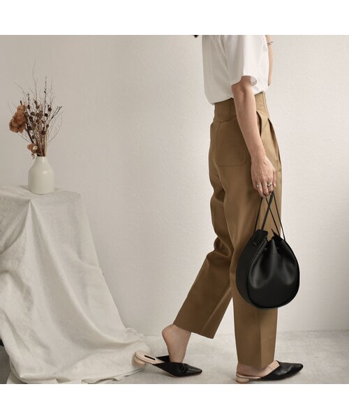 Lavish Gate（ラヴィッシュゲート）の「bottoms-02024　フロントボタン　ハイウエストタックパンツ　キャメル　カーキブラウン（その他パンツ・レディース・その他）」の6枚目の写真