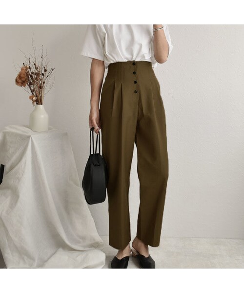 Lavish Gate（ラヴィッシュゲート）の「bottoms-02024　フロントボタン　ハイウエストタックパンツ　キャメル　カーキブラウン（その他パンツ・レディース・その他）」の2枚目の写真
