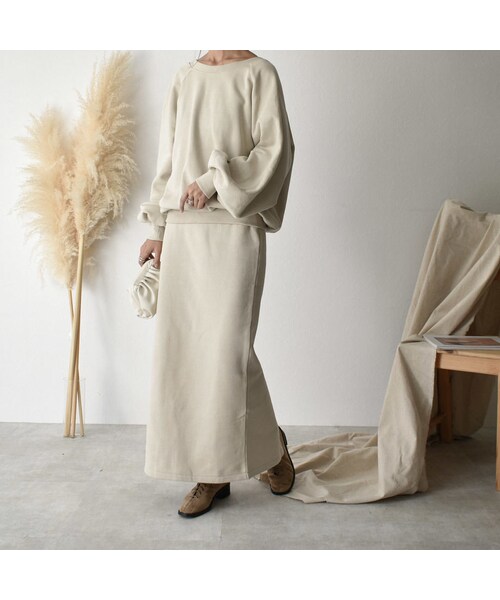 Lavish Gate（ラヴィッシュゲート）の「tops-04025　日本製　バックカシュクール　裏起毛スウェットプルオーバー　ダークパープル　エクリュ（スウェット・レディース・その他）」の4枚目の写真