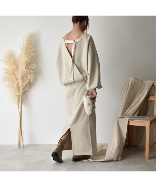 Lavish Gate（ラヴィッシュゲート）の「tops-04025　日本製　バックカシュクール　裏起毛スウェットプルオーバー　ダークパープル　エクリュ（スウェット・レディース・その他）」の3枚目の写真