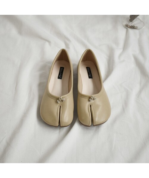 Lavish Gate（ラヴィッシュゲート）の「shoes-02092　エコレザー　足袋フラットパンプス　エクリュ　ベージュ　ブラウン（パンプス・レディース・その他）」の10枚目の写真