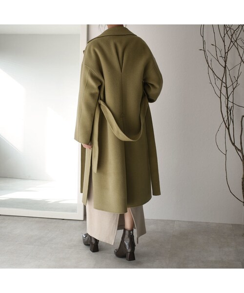 Lavish Gate（ラヴィッシュゲート）の「coat-02025　ウール90　バックタックガウンコート　リバー仕立て　オリーブ（チェスターコート・レディース・その他）」の4枚目の写真