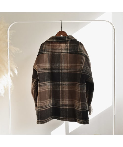 Lavish Gate（ラヴィッシュゲート）の「outer-02010　オーバーサイズ　起毛チェックジャケット　ブラウン　ブラック（ステンカラーコート・レディース・その他）」の15枚目の写真