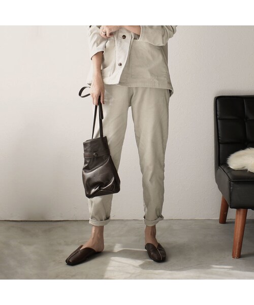 Lavish Gate（ラヴィッシュゲート）の「bottoms-04001　日本製　コーデュロイ　テーパードラフパンツ　エクリュ　ブラウン（その他パンツ・レディース・その他）」の6枚目の写真