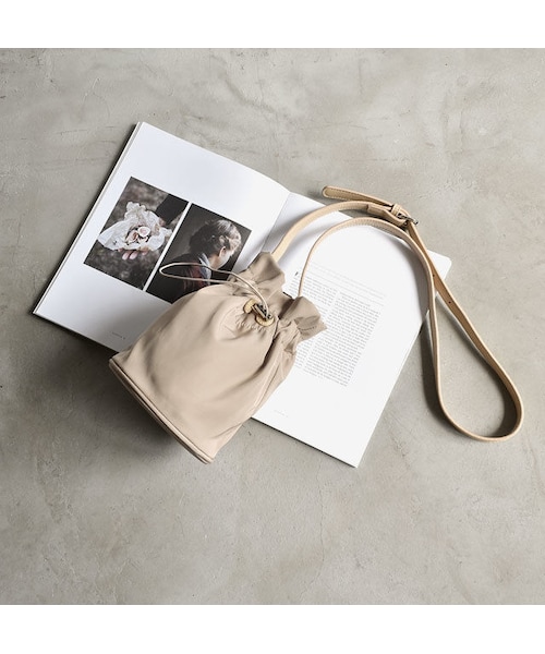 Lavish Gate（ラヴィッシュゲート）の「nh-bag2-02478　ナイロンミニ巾着ショルダーバッグ　ライトベージュ　ベージュ　ブラック（ショルダーバッグ・レディース・その他）」の8枚目の写真