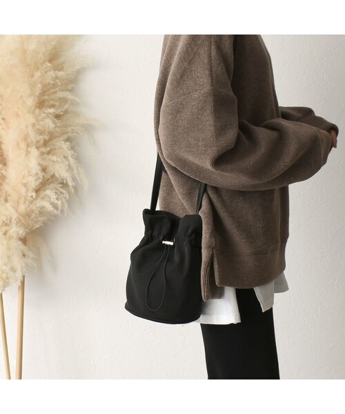 Lavish Gate（ラヴィッシュゲート）の「nh-bag2-02478　ナイロンミニ巾着ショルダーバッグ　ライトベージュ　ベージュ　ブラック（ショルダーバッグ・レディース・その他）」の2枚目の写真