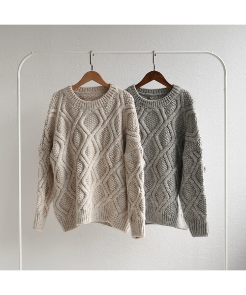 Lavish Gate（ラヴィッシュゲート）の「knit-02046　クルーネック　ケーブル柄ニット　ライトグレー　ベージュ（ニット/セーター・レディース・その他）」の7枚目の写真