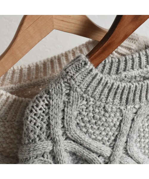 Lavish Gate（ラヴィッシュゲート）の「knit-02046　クルーネック　ケーブル柄ニット　ライトグレー　ベージュ（ニット/セーター・レディース・その他）」の10枚目の写真