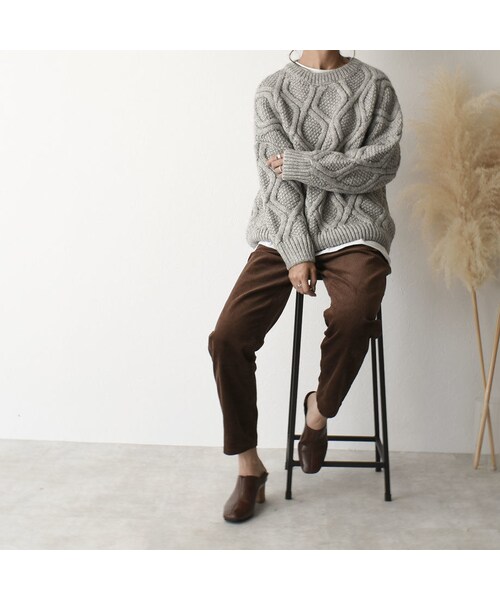 Lavish Gate（ラヴィッシュゲート）の「knit-02046　クルーネック　ケーブル柄ニット　ライトグレー　ベージュ（ニット/セーター・レディース・その他）」の4枚目の写真
