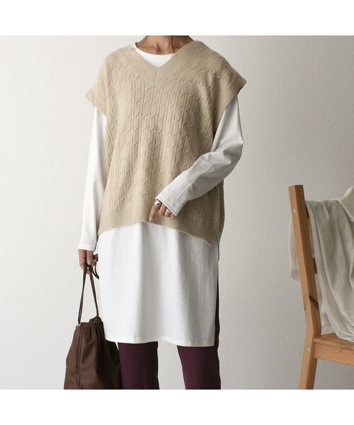 Lavish Gate(ラヴィッシュゲート)の「knit-02048 ウール混 ケーブル オーバーVネックニットベスト ベージュ(ベスト・レディース・その他)」の6枚目の写真