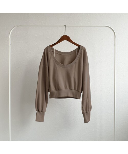 Lavish Gate（ラヴィッシュゲート）の「tops-04022　日本製　バックオープン　スウェット　ベージュ　モカ（スウェット・レディース・その他）」の10枚目の写真
