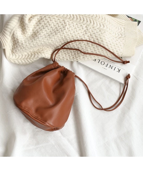 Lavish Gate（ラヴィッシュゲート）の「nh-bag2-02474　エコレザー　巾着バッグ　ブラウン　ダークブラウン　ブラック（ショルダーバッグ・レディース・その他）」の6枚目の写真