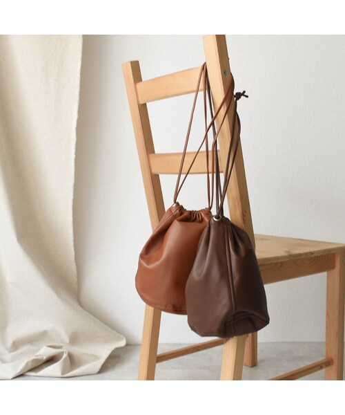 Lavish Gate（ラヴィッシュゲート）の「nh-bag2-02474　エコレザー　巾着バッグ　ブラウン　ダークブラウン　ブラック（ショルダーバッグ・レディース・その他）」の7枚目の写真