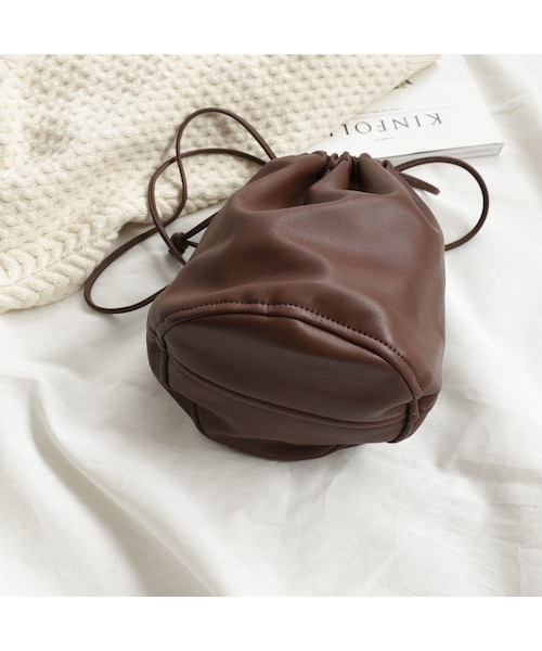 Lavish Gate（ラヴィッシュゲート）の「nh-bag2-02474　エコレザー　巾着バッグ　ブラウン　ダークブラウン　ブラック（ショルダーバッグ・レディース・その他）」の9枚目の写真