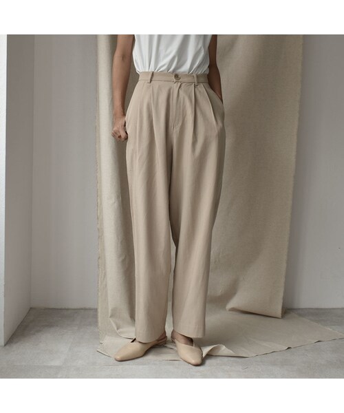 Lavish Gate（ラヴィッシュゲート）の「bottoms-02036　タック入りテーパード パンツ　ライトベージュ　ライトカーキ（その他パンツ・レディース・その他）」の6枚目の写真