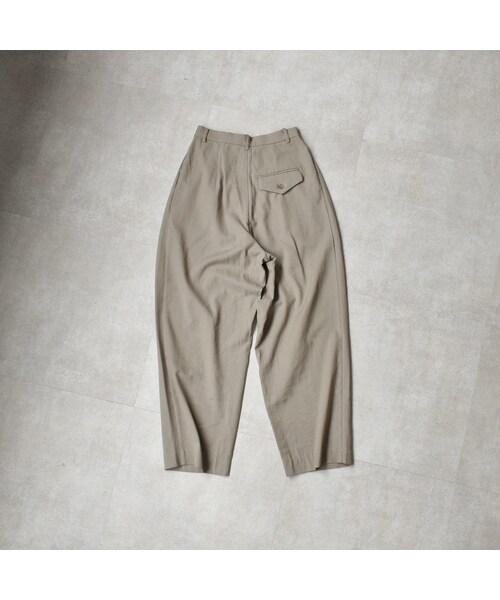 Lavish Gate（ラヴィッシュゲート）の「bottoms-02036　タック入りテーパード パンツ　ライトベージュ　ライトカーキ（その他パンツ・レディース・その他）」の9枚目の写真