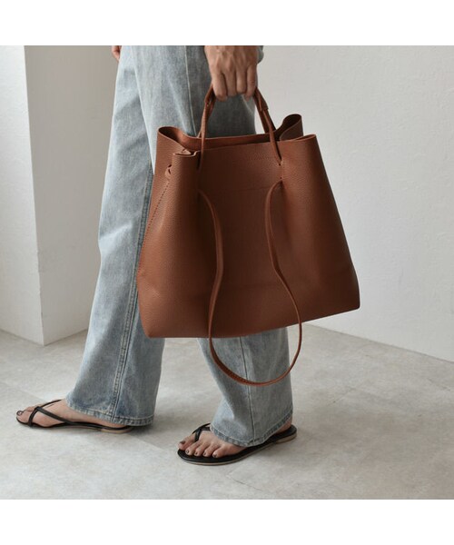 Lavish Gate(ラヴィッシュゲート)の「bag2-02469 エコレザーシボ加工 スクエアショルダーバッグ ハンドバッグ ブラウン(ショルダーバッグ・レディース・その他)」の4枚目の写真