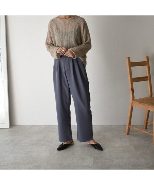 Lavish Gate（ラヴィッシュゲート）の「bottoms-02043　タックセミワイドパンツ　ダスティブルー　ブラック（その他パンツ・レディース・その他）」の2枚目の写真