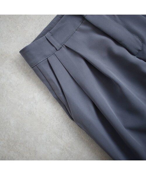 Lavish Gate（ラヴィッシュゲート）の「bottoms-02043　タックセミワイドパンツ　ダスティブルー　ブラック（その他パンツ・レディース・その他）」の12枚目の写真