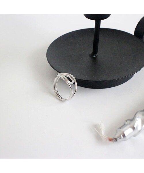 Lavish Gate（ラヴィッシュゲート）の「mb-ring2-02046　SV925　ベンドリング　シルバー925（リング・レディース・その他）」の4枚目の写真