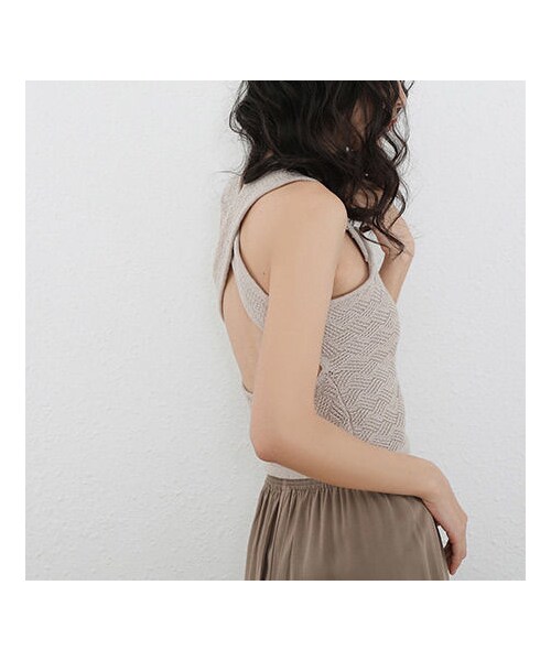 Lavish Gate(ラヴィッシュゲート)の「nh-tops-02079 バッククロス ニットトップス ブラウン モカベージュ オフホワイト(Tシャツ/カットソー・レディース・その他)」の2枚目の写真