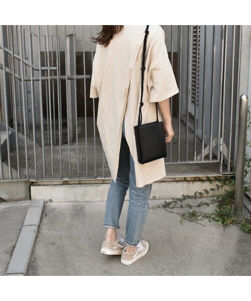 Lavish Gate（ラヴィッシュゲート）の「bag2-02458　ロープショルダースクエアバッグ　グレージュ　ブラック　ホワイト　ヌードカラー（ショルダーバッグ・レディース・その他）」の2枚目の写真