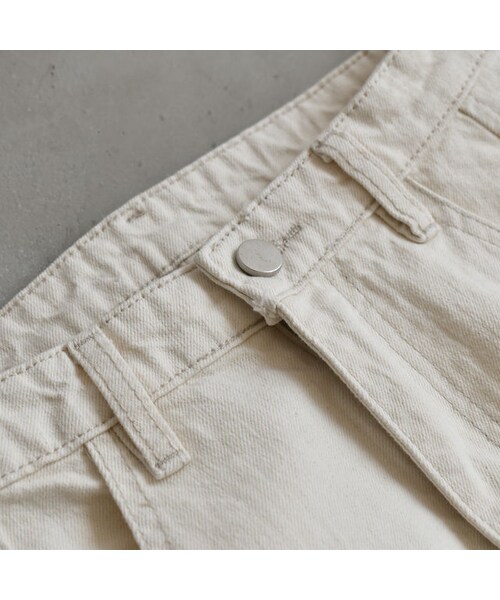 Lavish Gate（ラヴィッシュゲート）の「bottoms-02008　カットオフテーパード パンツ　オフホワイト（デニムパンツ・レディース・その他）」の11枚目の写真