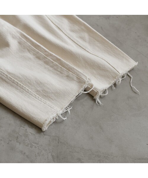 Lavish Gate（ラヴィッシュゲート）の「bottoms-02008　カットオフテーパード パンツ　オフホワイト（デニムパンツ・レディース・その他）」の13枚目の写真