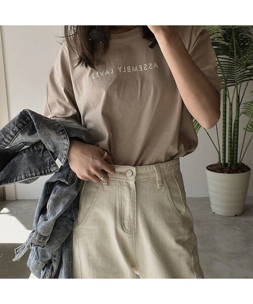 Lavish Gate(ラヴィッシュゲート)の「nh-tops-02051 ロゴデザイン Tシャツ ホワイト グレージュ ベージュ ライトカーキ(Tシャツ/カットソー・レディース・その他)」の12枚目の写真