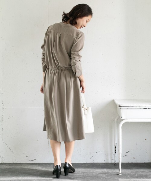 新品•タグ付 URBANRESEARCH スウェード サテン 切替 ワンピース スウェードサテン切替ワンピース
