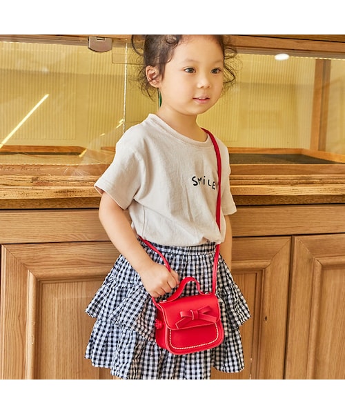 STORES.jp(ストアーズドットジェーピー)の「★送料無料★ 7色 キッズ バッグ 女の子 ボディ ハンド バッグ ショルダー バッグ PUレザー 子供 ブラック 黒 レッド 赤 イエロー 黄色 グリーン 緑 ピンク 水色 ベージュ(ロンパース・キッズ・その他)」の6枚目の写真