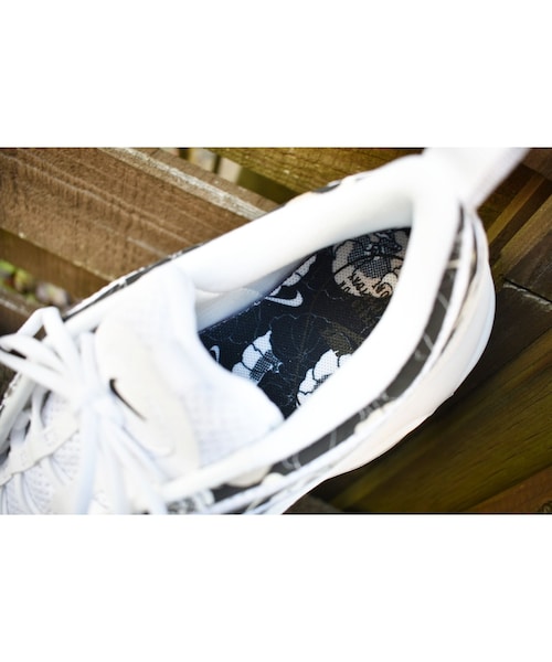 NIKE(ナイキ)の「NIKE AIR MAX 97 SE W 旧ハイテクスニーカー WHITE & BLACK(スニーカー・レディース・その他)」の6枚目の写真