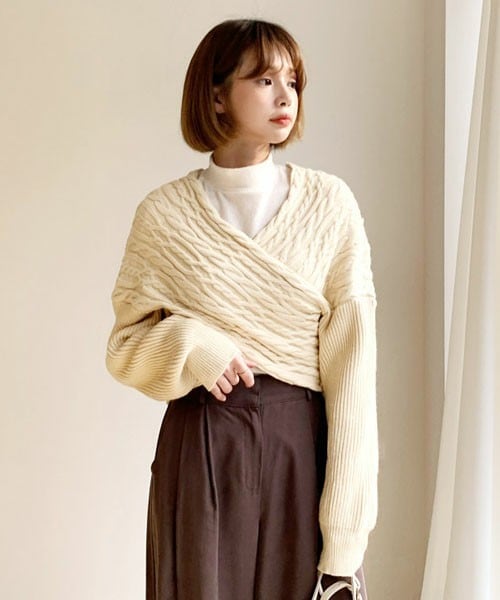 DHOLIC(ディーホリック)の「クロスケーブルニット(ニット/セーター・レディース・ホワイト/パープル/グリーン/ブラック・FREE)」の1枚目の写真