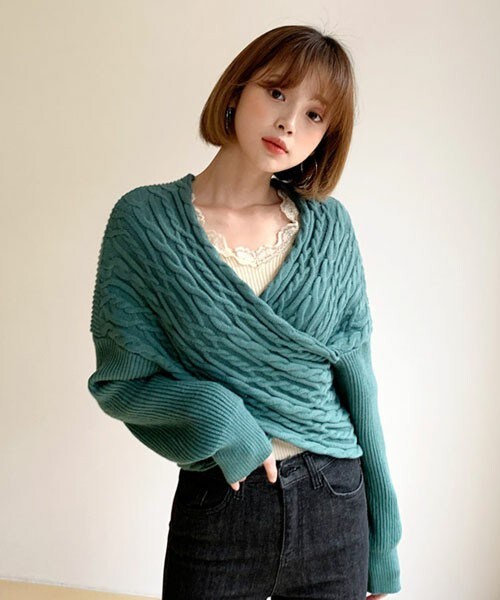 DHOLIC(ディーホリック)の「クロスケーブルニット(ニット/セーター・レディース・ホワイト/パープル/グリーン/ブラック・FREE)」の3枚目の写真