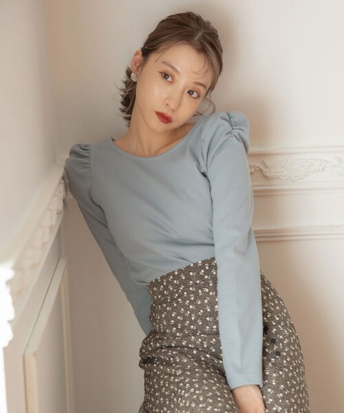 Reneefille（レネフィーユ）の「バックリボンパワショルトップス（Tシャツ/カットソー・レディース・ブラック/ブルー・M）」の2枚目の写真