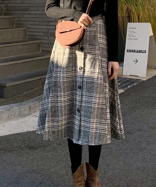 DHOLIC（ディーホリック）の「ボタンチェックフレアスカート（スカート・レディース・ブラウン/ブラック・FREE）」の2枚目の写真