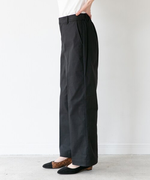 LEPSIM（レプシィム）の「ソフトチノストレートパンツ（パンツ・ブラック/ベージュ/ブラウン）」の4枚目の写真
