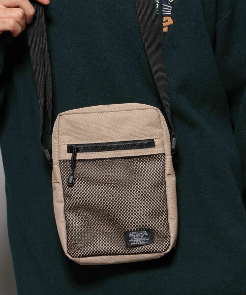 RAGEBLUE（レイジブルー）の「ミニショルダーバッグ（バッグ・ブラック/ベージュ/カモフラ/ネイビー/パープル）」の2枚目の写真