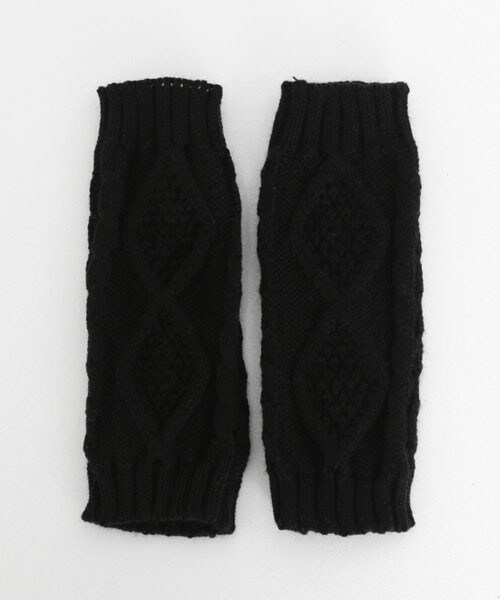 DHOLIC（ディーホリック）の「ケーブルニットハンドウォーマー（手袋・レディース・ホワイト/グレー/ブラック/ブラウン・FREE）」の2枚目の写真